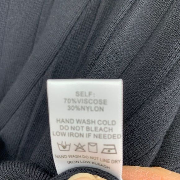 Womans Blue Blush Crop Sweater Cardi Black Size Large 0262 NWT Long Sleeve - Picture 5 of 9